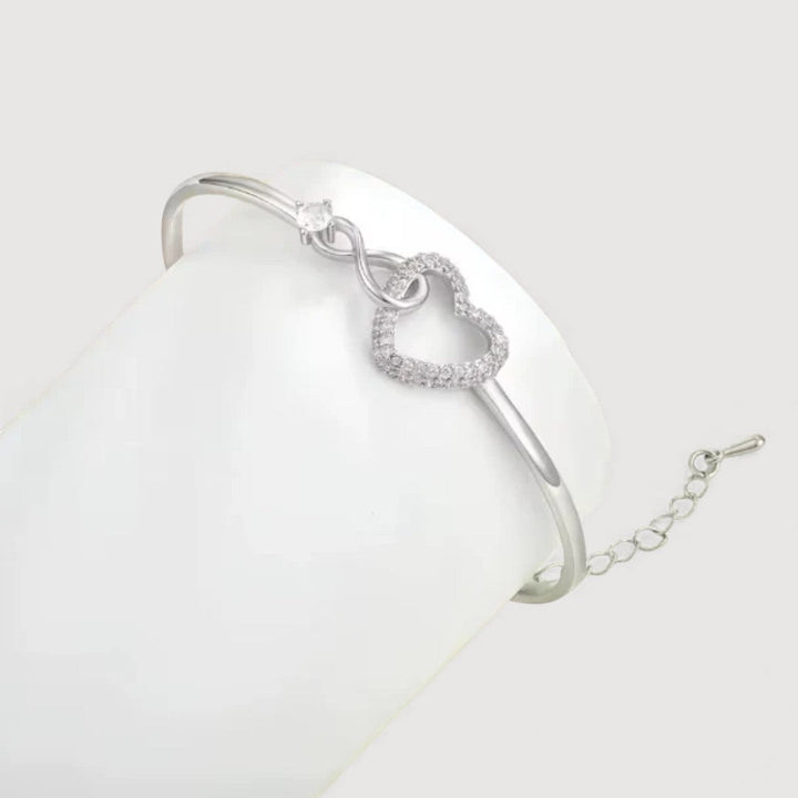 ARIEL – HEART KNOT BRACELET