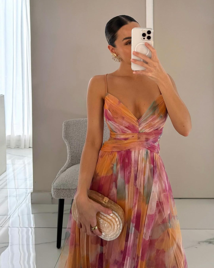 JOLINA – FLOWING FLORAL MAXI DRESS