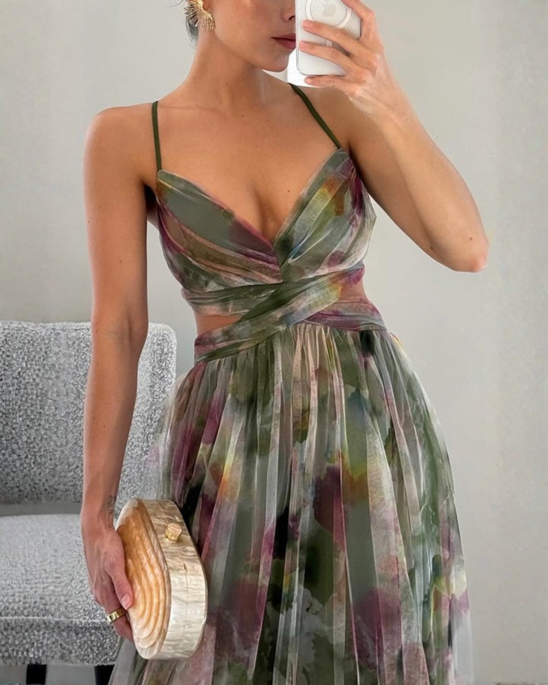 JOLINA – FLOWING FLORAL MAXI DRESS