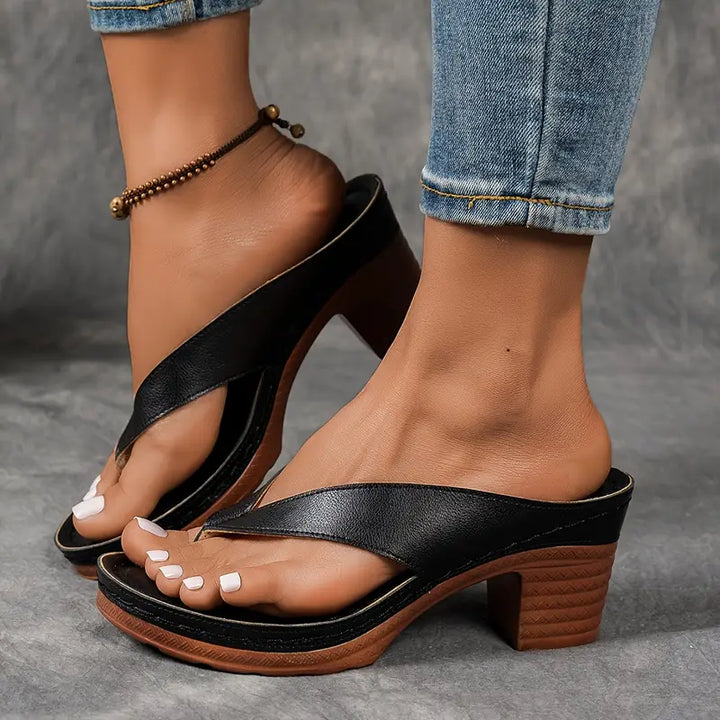 KAIA – CHIC HEELED SANDALS