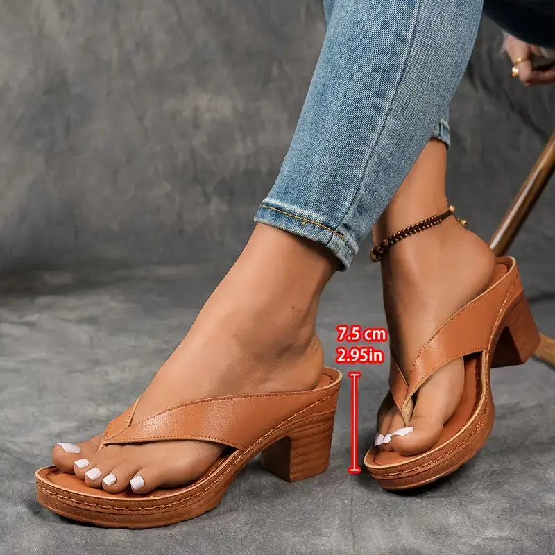 KAIA – CHIC HEELED SANDALS