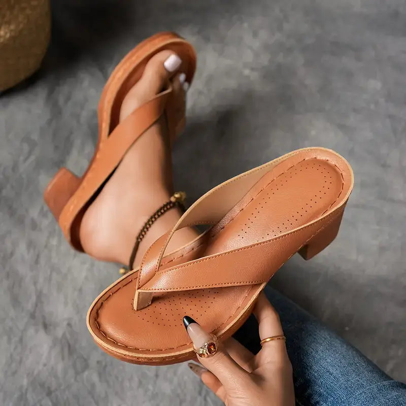 KAIA – CHIC HEELED SANDALS