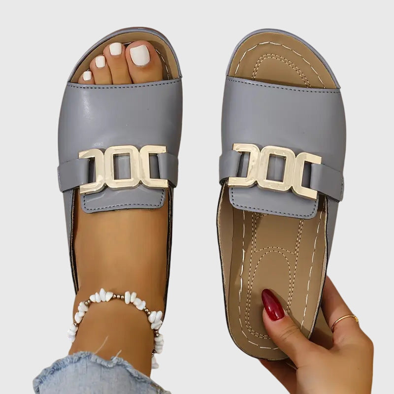Kat – COZY BUCKLE SANDALS