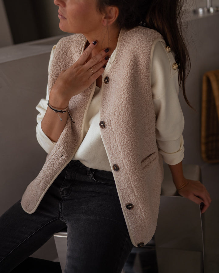 LARA – SHERPA BUTTON VEST